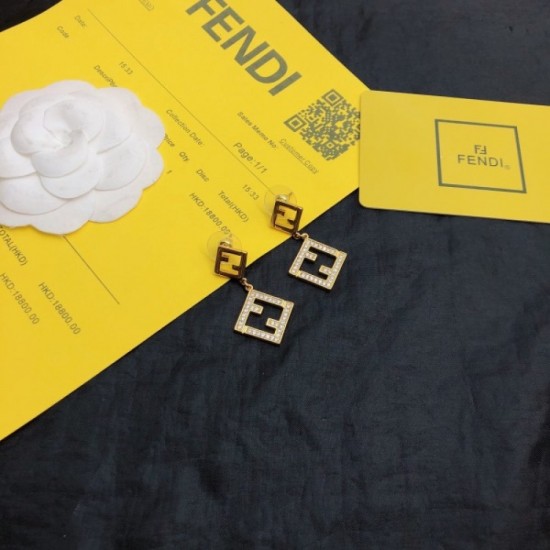 This season's hottest trends Earrings 2023SS FENDI Fendi This season's hottest trends Earrings 2023SS FENDI Fendi
